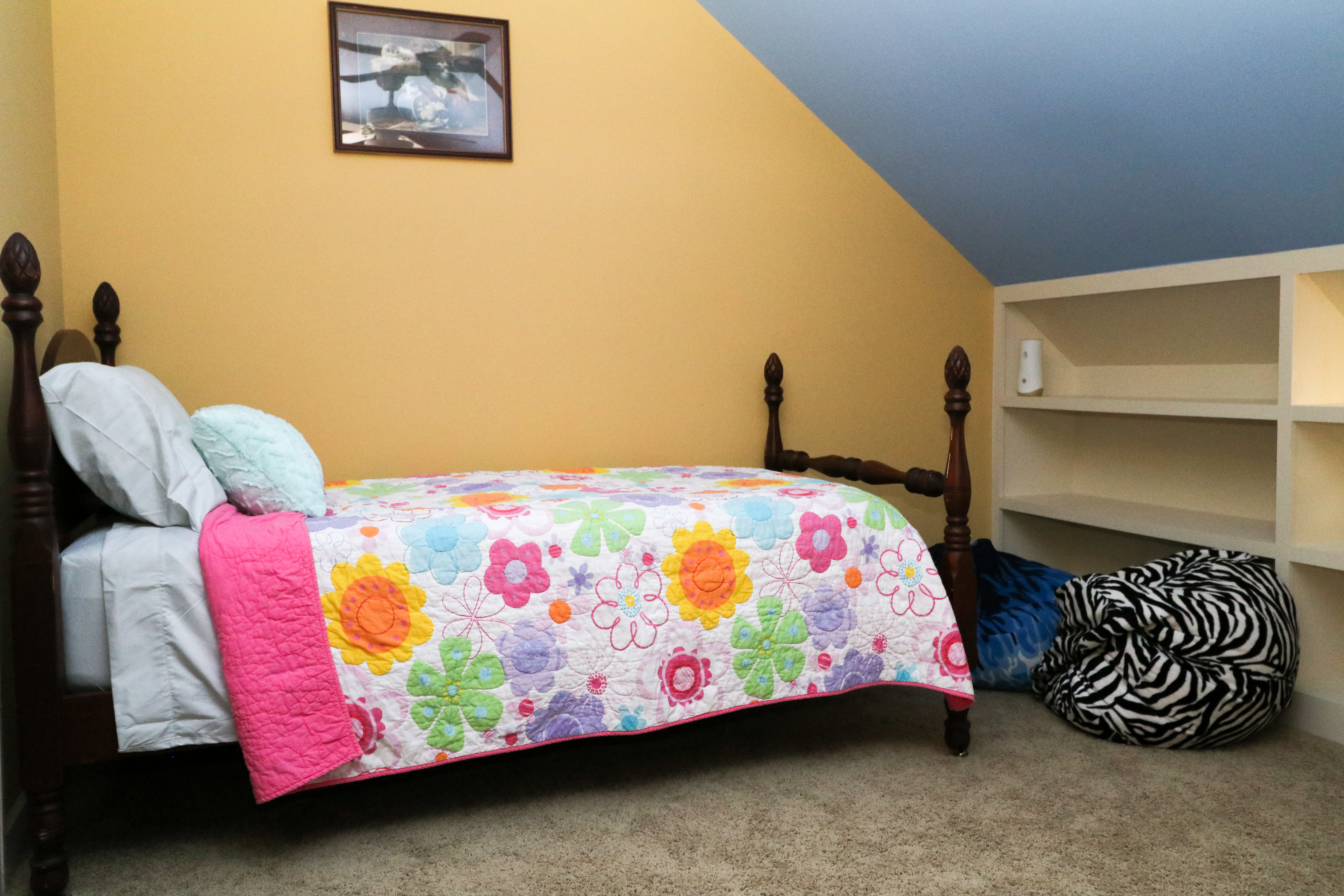 2.4.3 Queen Bedroom Twin bed 2