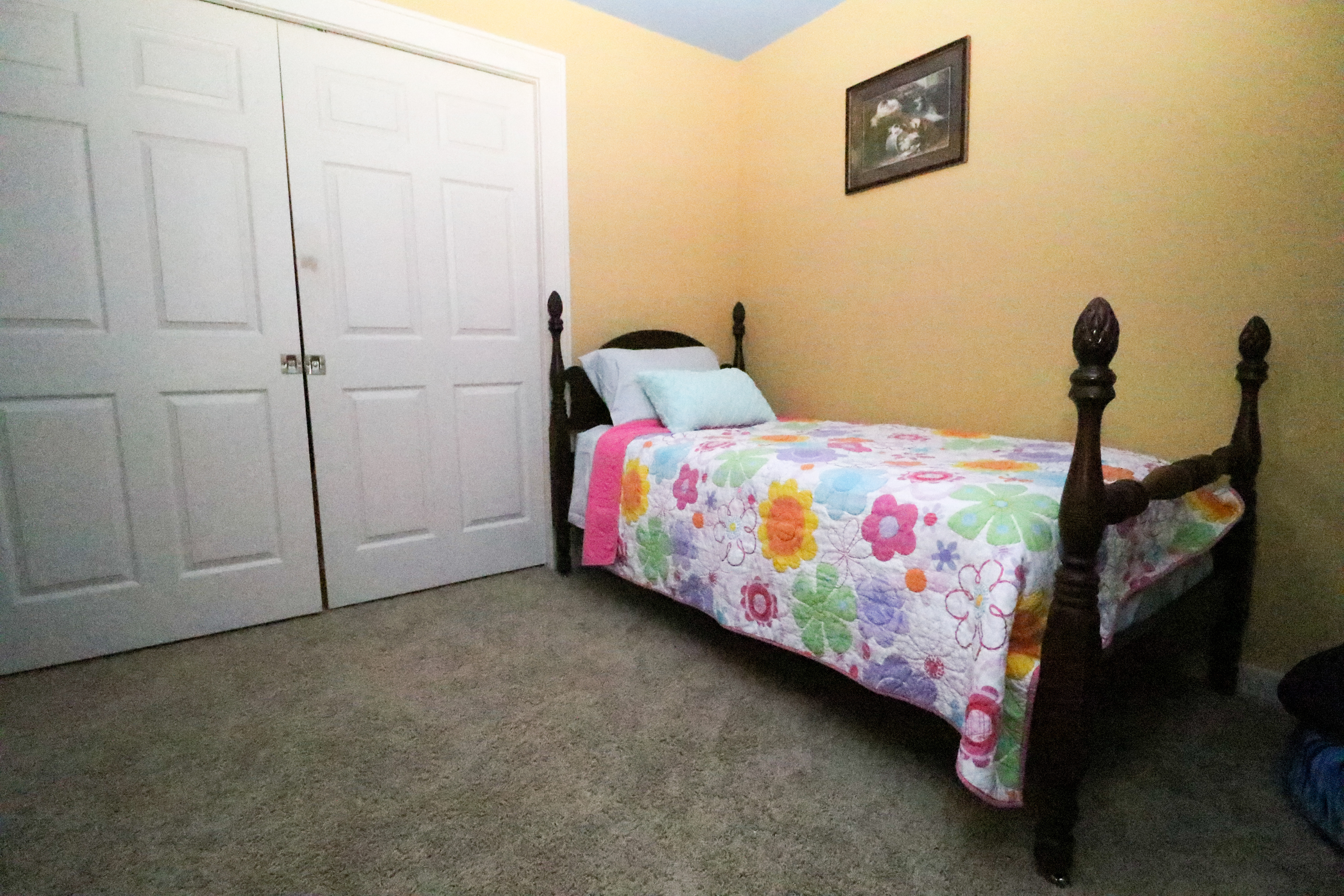 2.4.3 Queen Bedroom Twin bed 2